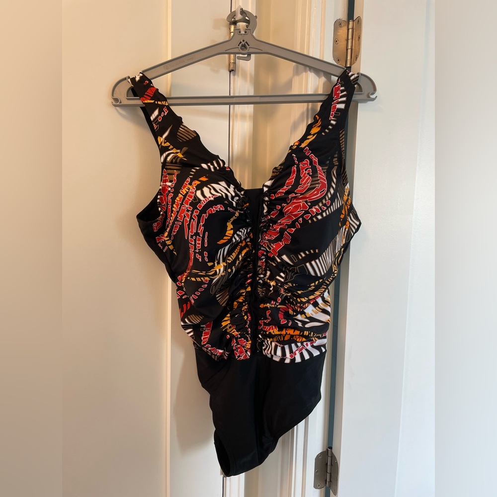 NWOT Women XL One-Piece Swimwear in Multicoloured Prints with Ruffled Front